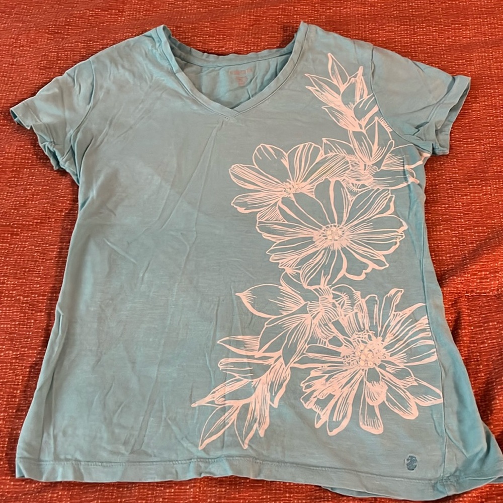 Woman’s s/p v neck flower graphic tee shirt